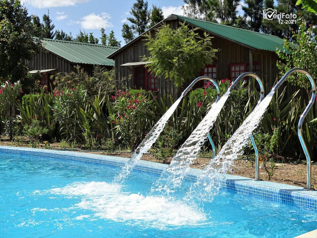 Flores Lodge *