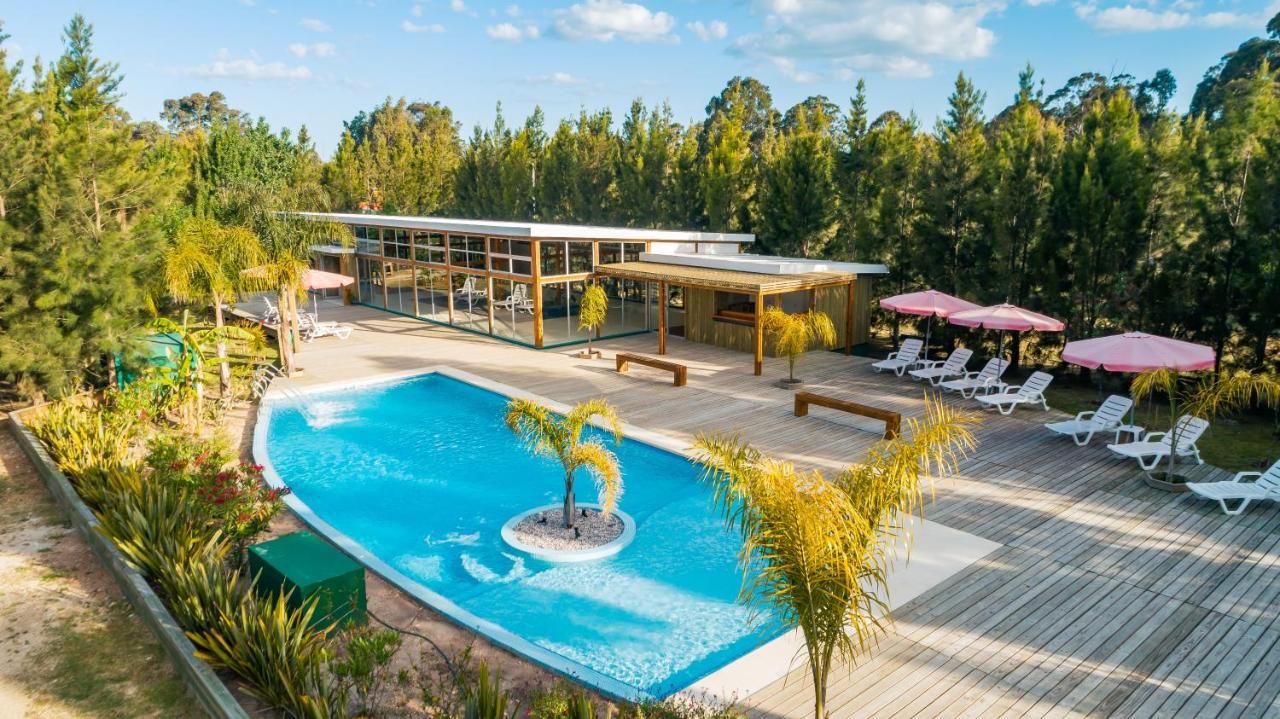 Lodge Flores *