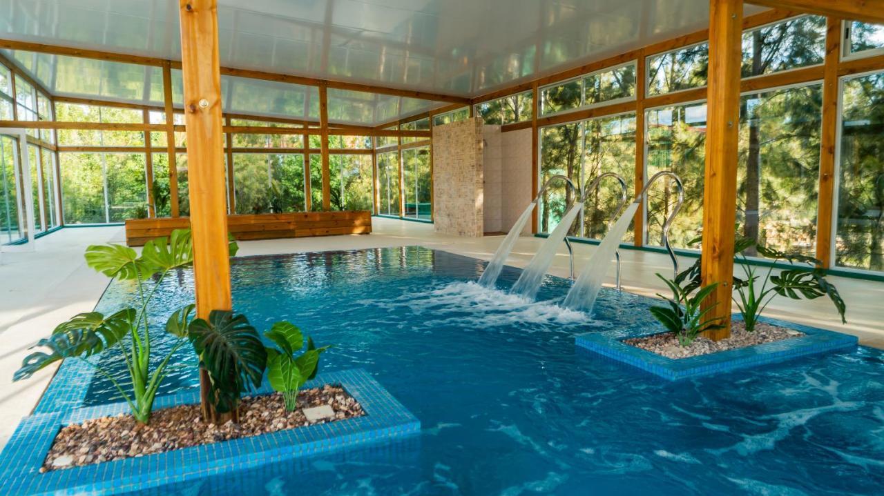 Flores Lodge