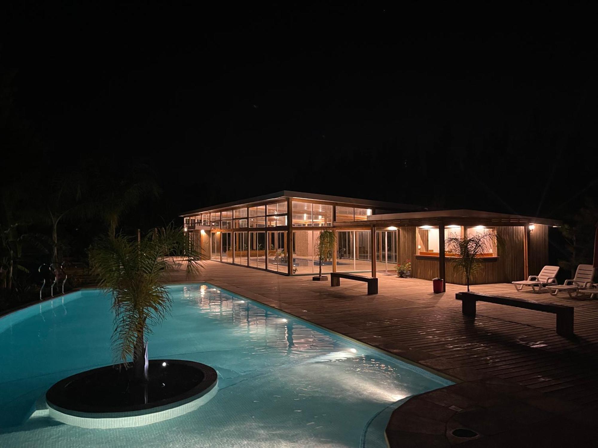Lodge Flores *