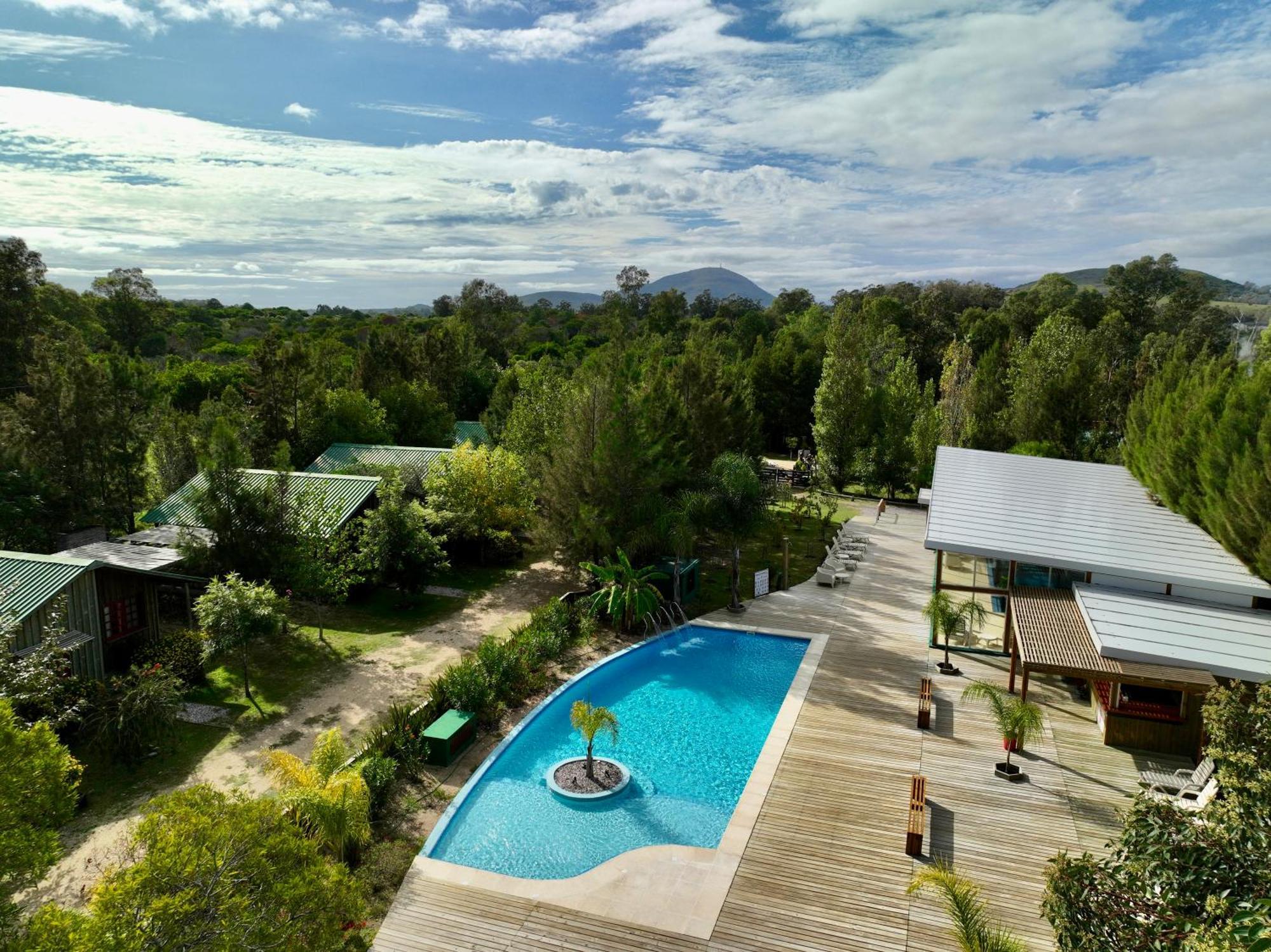 Lodge Flores *